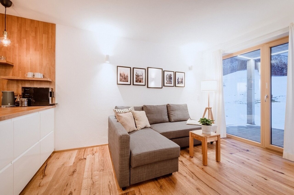 Superior Apartment, 1 Bedroom, Kitchen, Mountain View photo 3