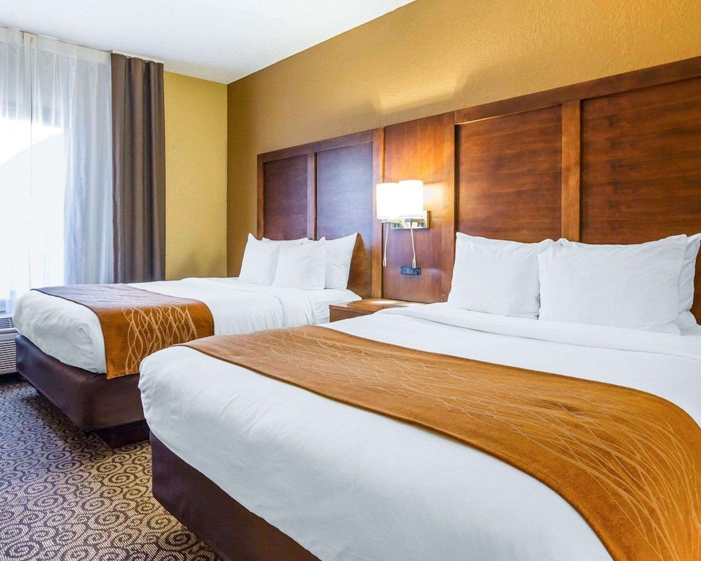 Suite, Multiple Beds, Non Smoking - Photo 1