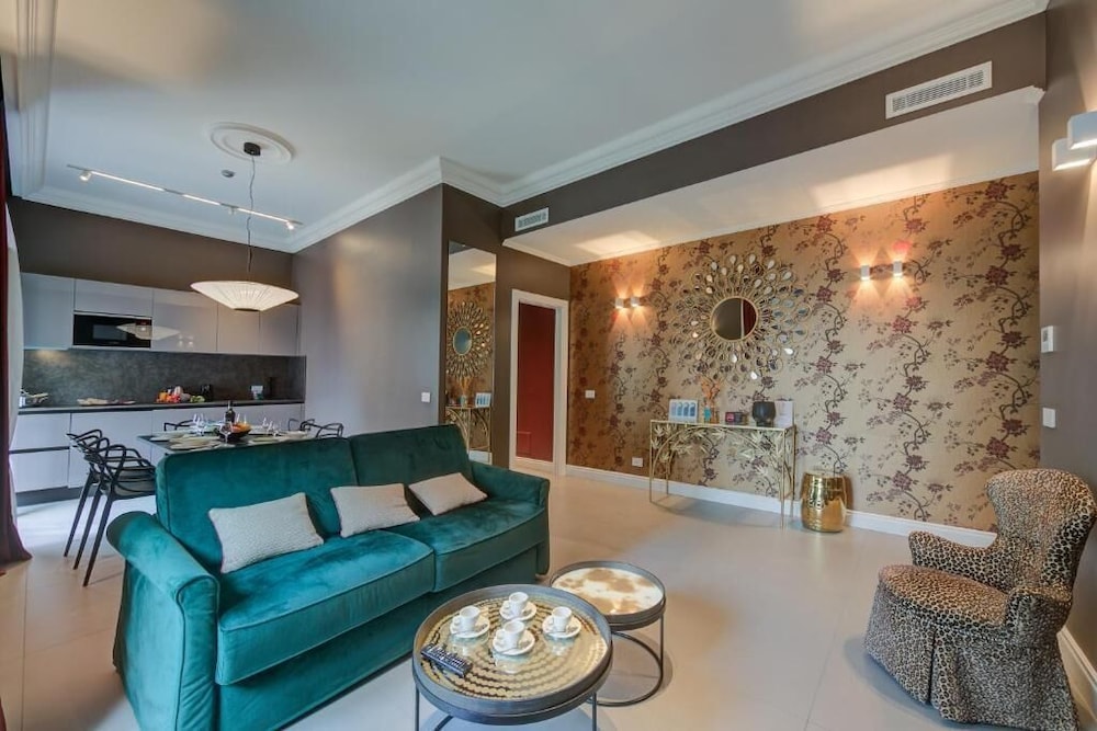 Deluxe Apartment, City View