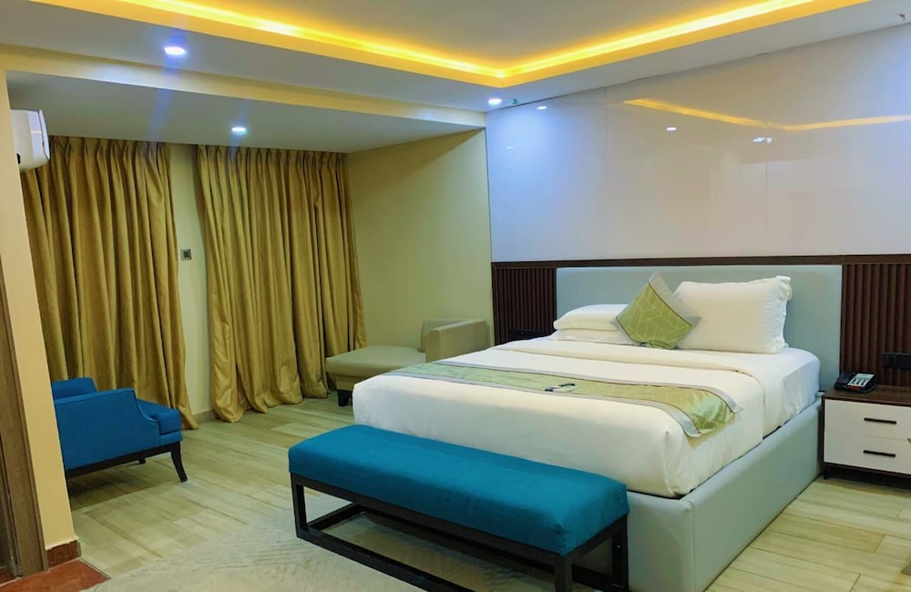 Luxury Single Room, 1 Bedroom, Balcony, Pool View
