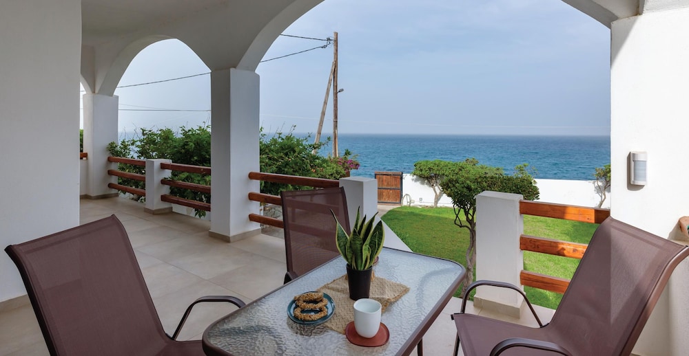 Premium House photo 2