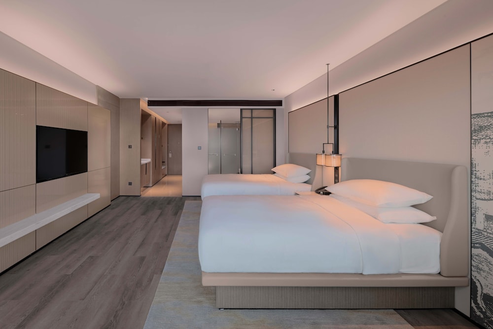 Room, 2 Double Beds, Smoking, Harbor View photo 3