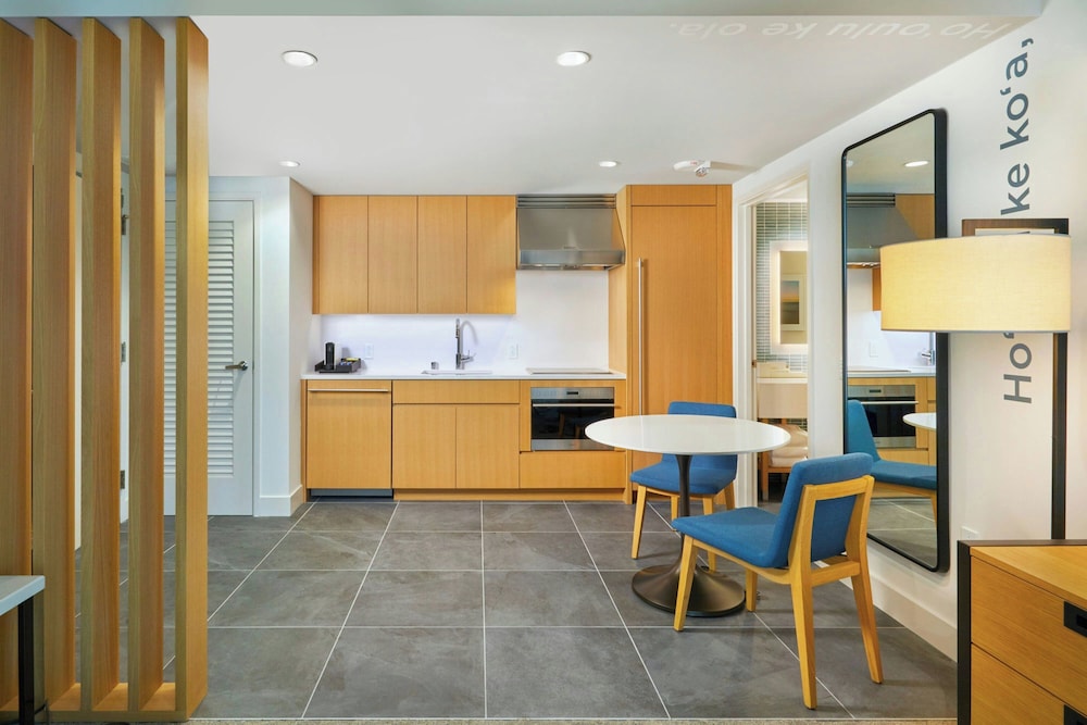 Suite, 1 Bedroom, Mountain View - Photo 4