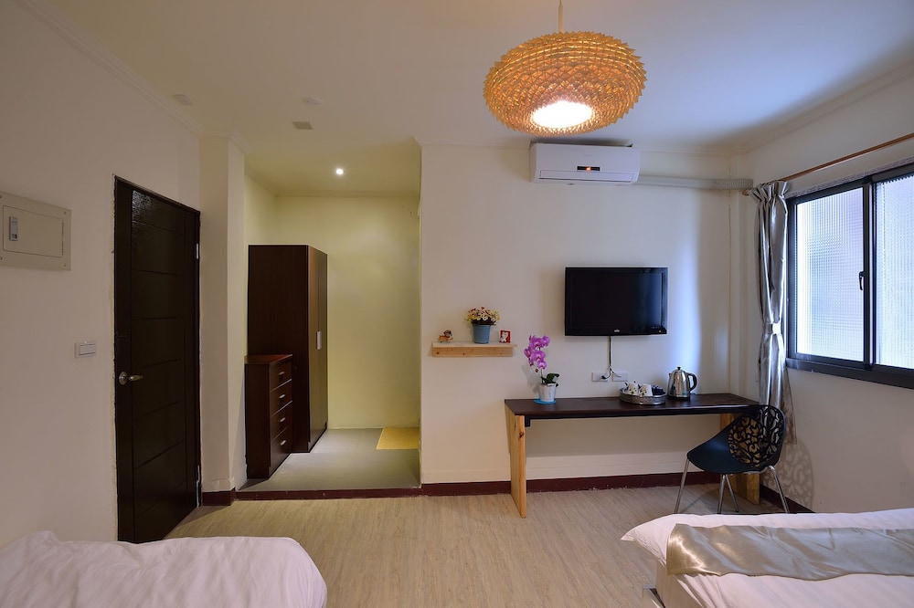 Triple Room, 1 Bedroom photo 1