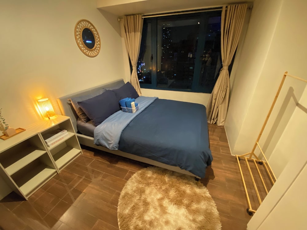 Comfort Apartment, 1 Queen Bed with Sofa bed, Kitchen, City View photo 2