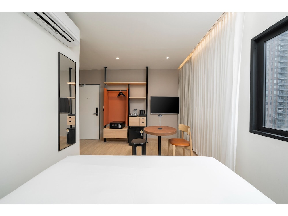 Standard Double Room, City View photo 2