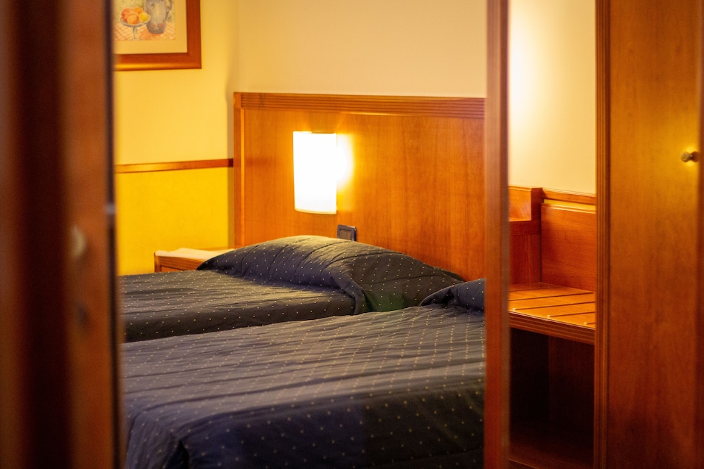 Standard Double or Twin Room, 1 Bedroom - Photo 8