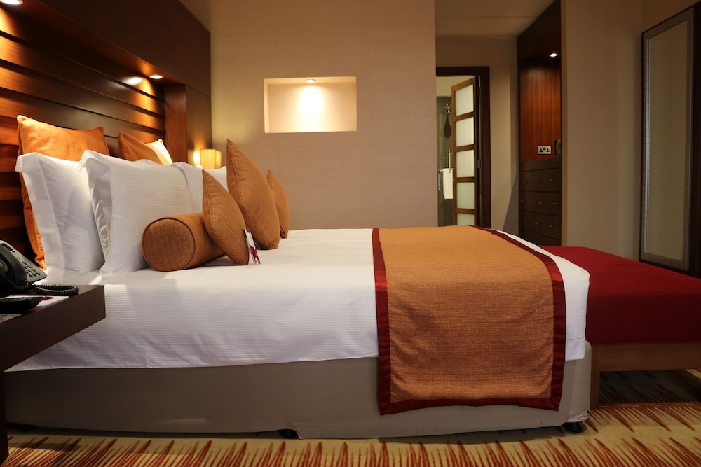Suite, 1 Bedroom, Balcony - Photo 33