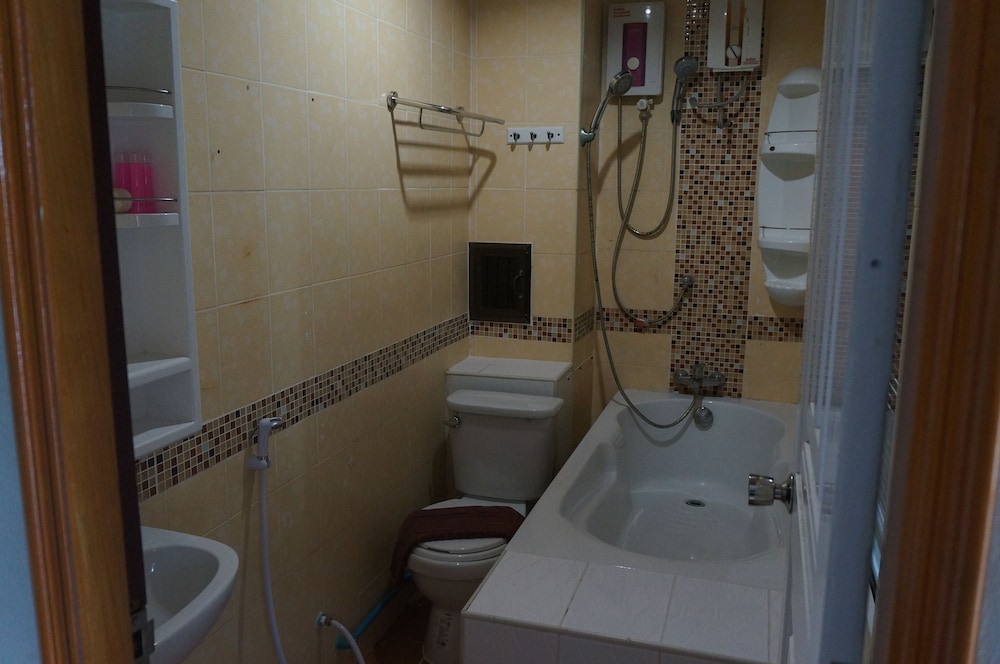 Deluxe Room - Photo 9