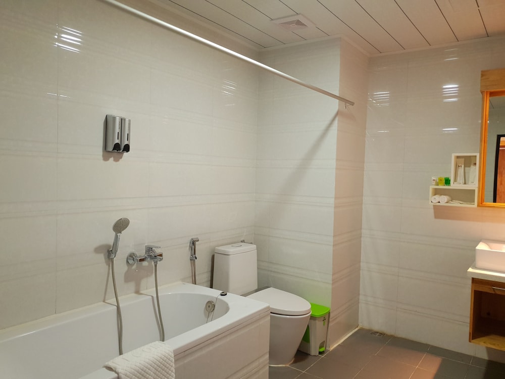 Deluxe Triple Room photo 3