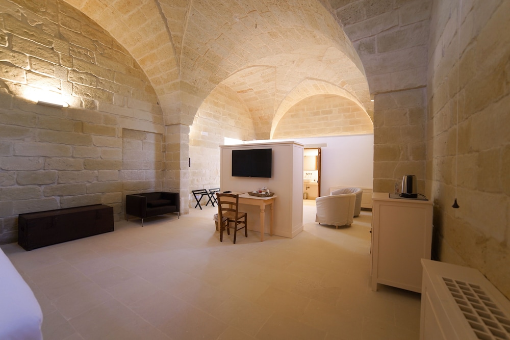 Junior Suite - Photo 11