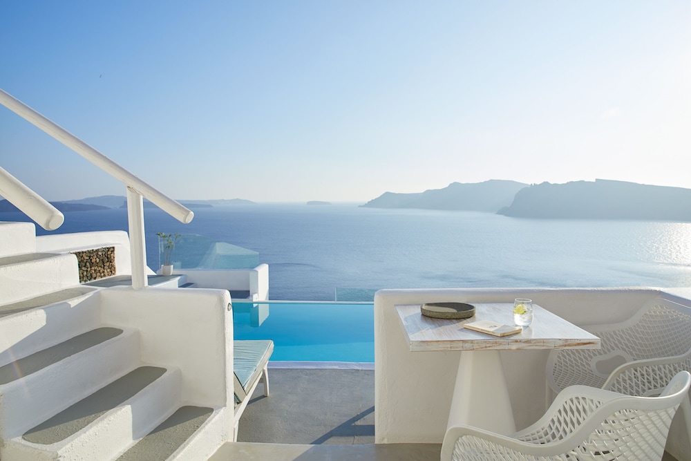 Honeymoon Suite with Outdoor Hot Tub and Caldera View - Photo 8