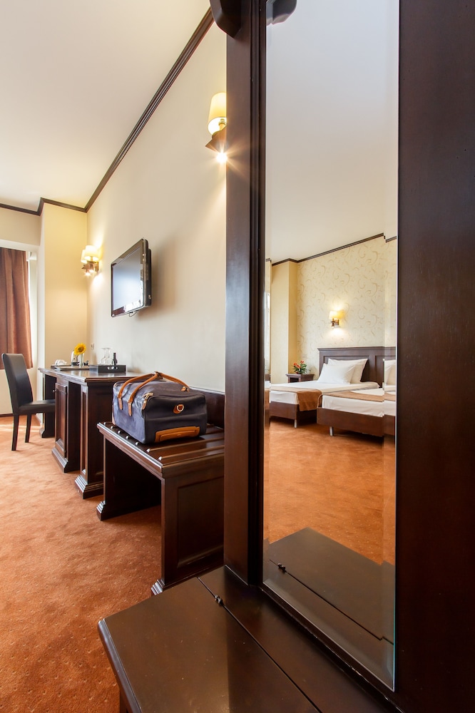 Executive Twin Room - Photo 3