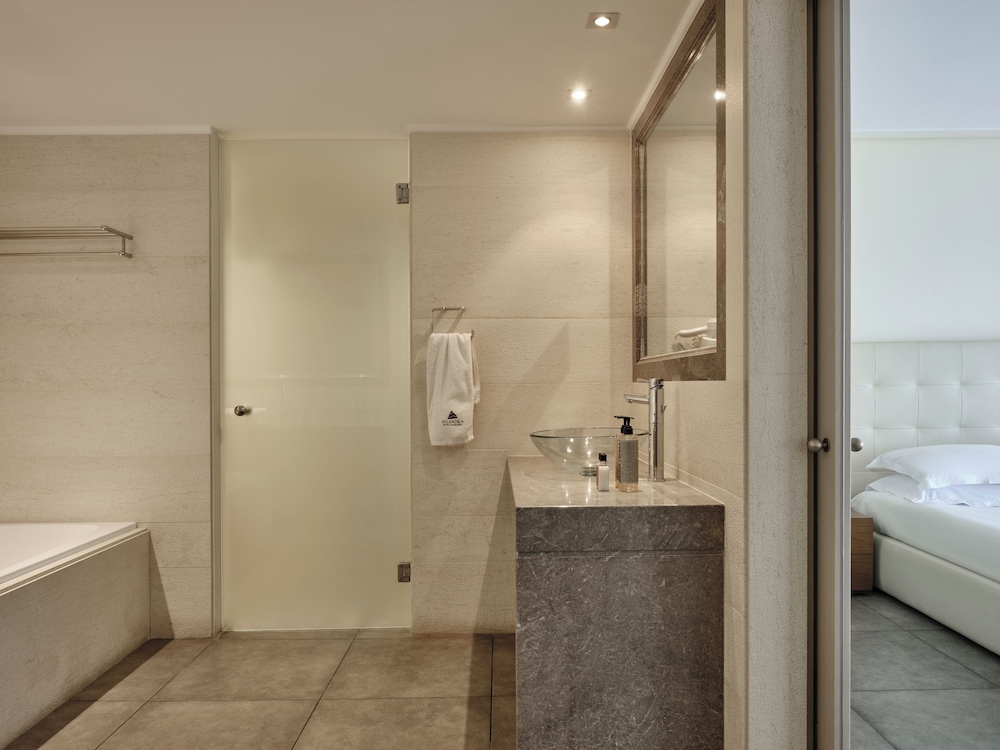 Deluxe Double Suite Sea View with Private Pool - Photo 7