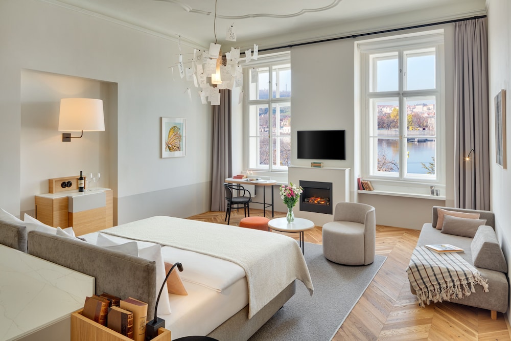 Royal Apartment thumbnail 5