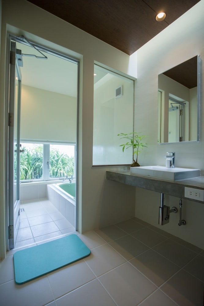 Private Vacation Home, Ocean Front photo 3