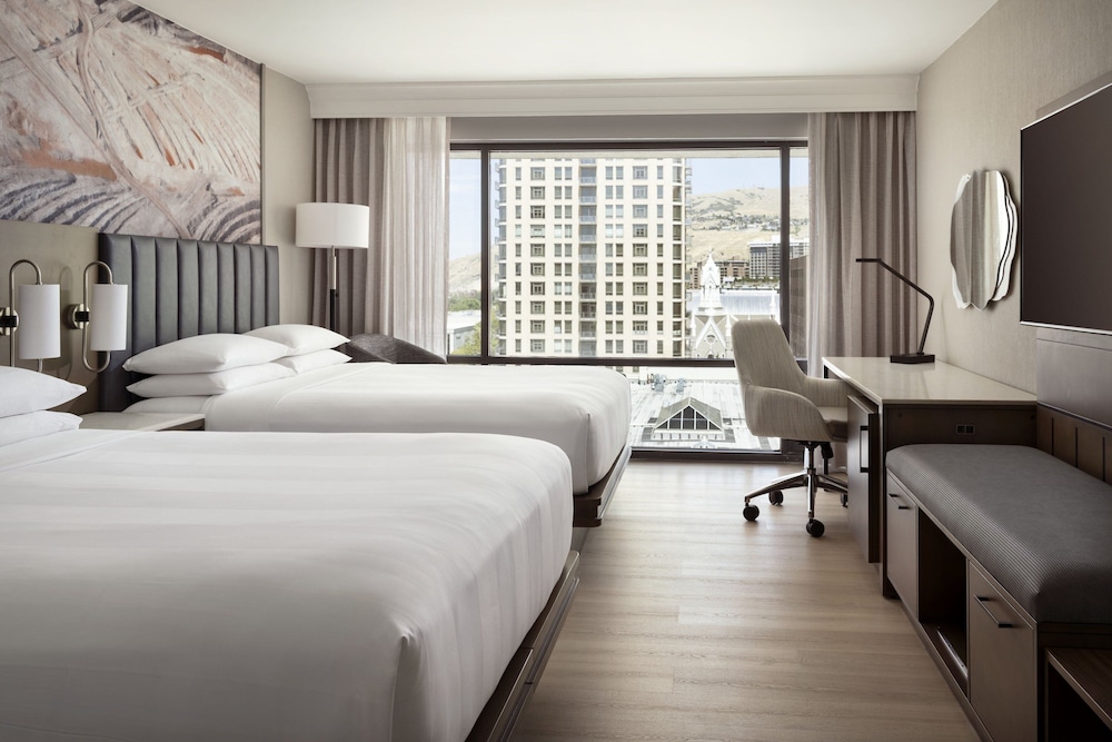 Deluxe Room, 2 Queen Beds - Photo 7