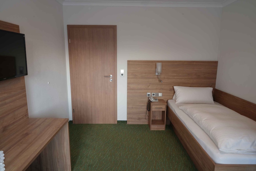 Comfort Single Room, Private Bathroom
