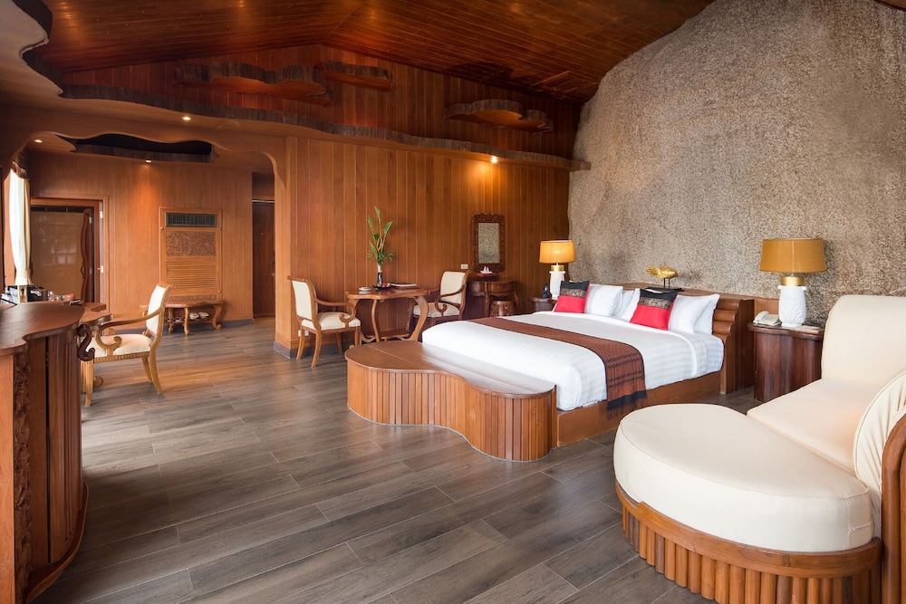 Executive Pool Suite, Sea View - Photo 5