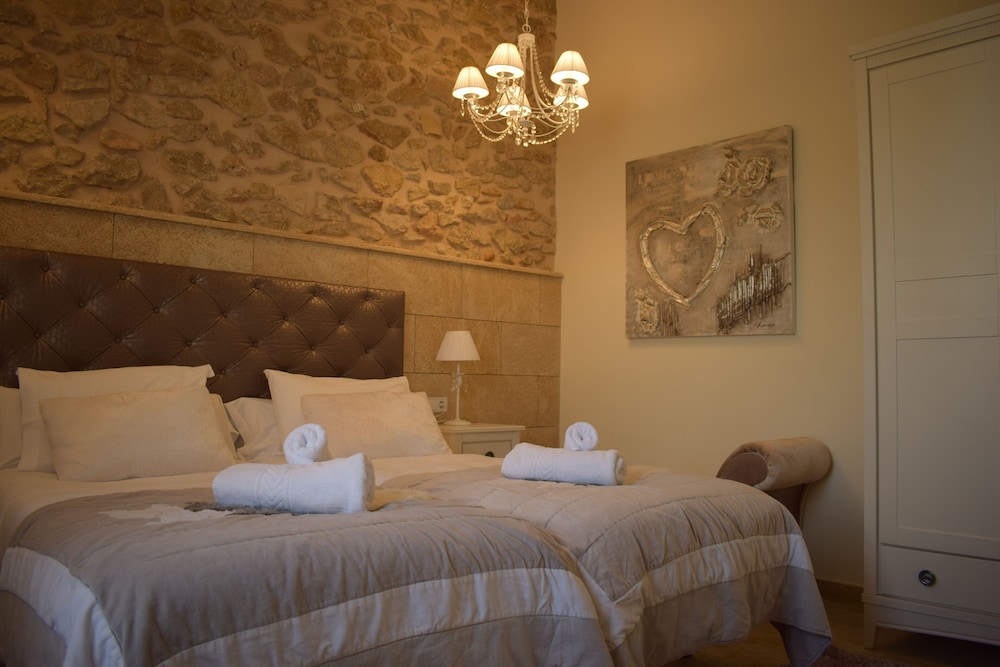 Family Suite, Multiple Beds, Air conditioning, Valley View