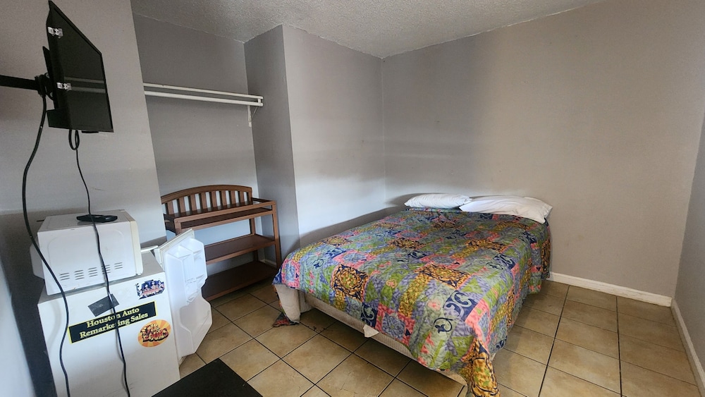 Full Bed Non-Smoking photo 2