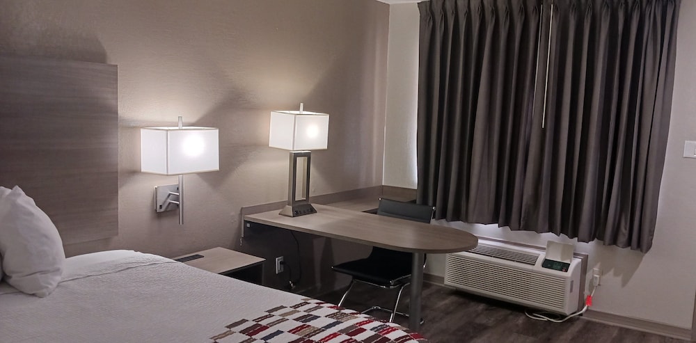 Superior Room, 1 King Bed, Non Smoking - Photo 4