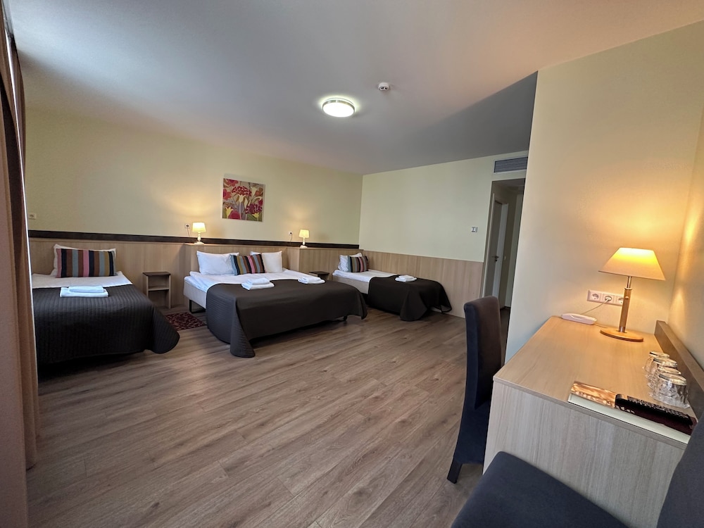 Comfort Quadruple Room - Photo 1