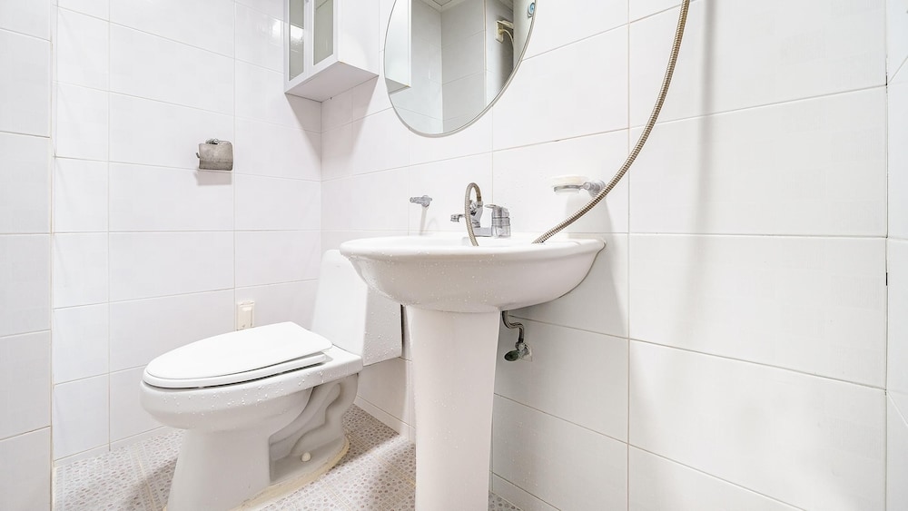 Basic Room, 1 Bedroom (B101) - Photo 9