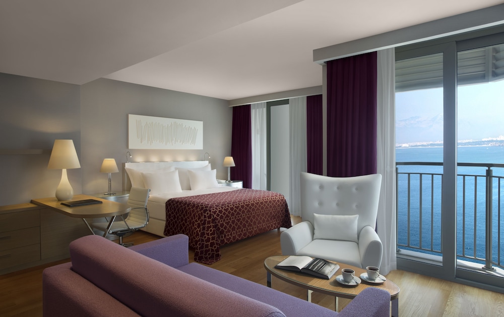 Skyline Suite