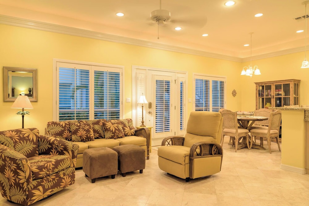 Condo, Multiple Beds, Balcony, Pool View (Sea Shell Isle 2b)