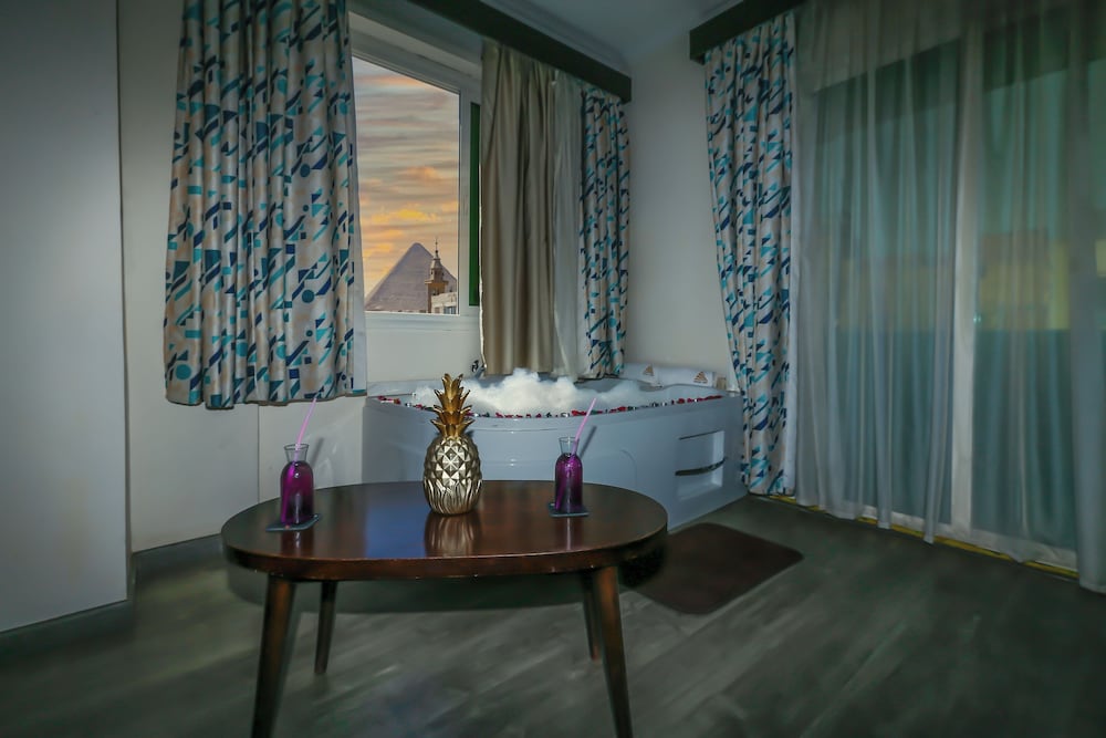 Executive Double Room, Jetted Tub (Pyramids View) - Photo 8
