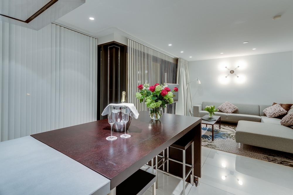Penthouse, 2 Bedrooms, Balcony photo 1
