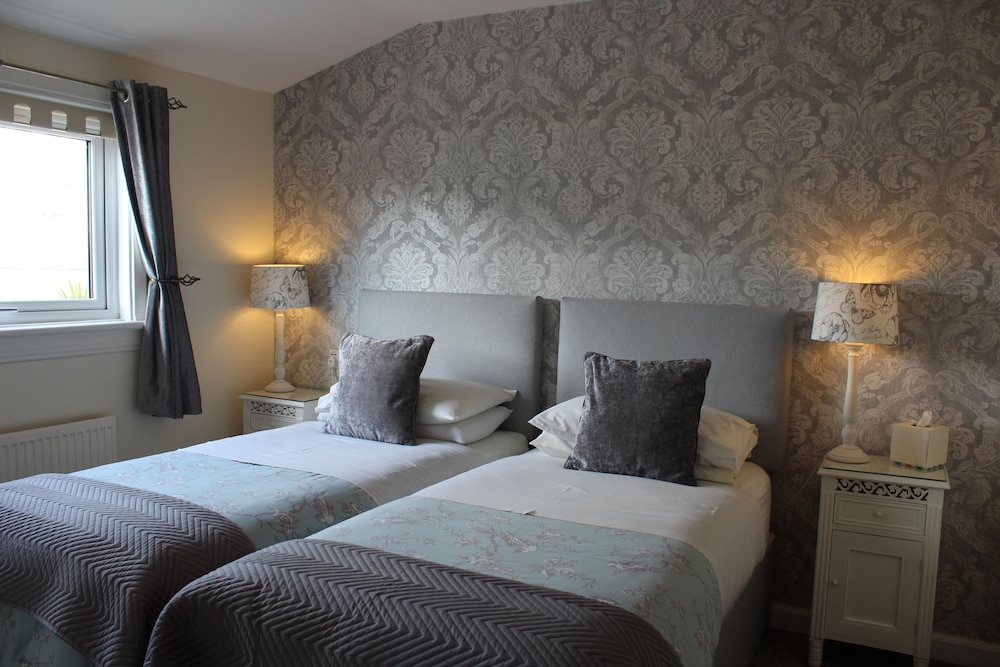 Standard Twin Room, 2 Twin Beds photo 3