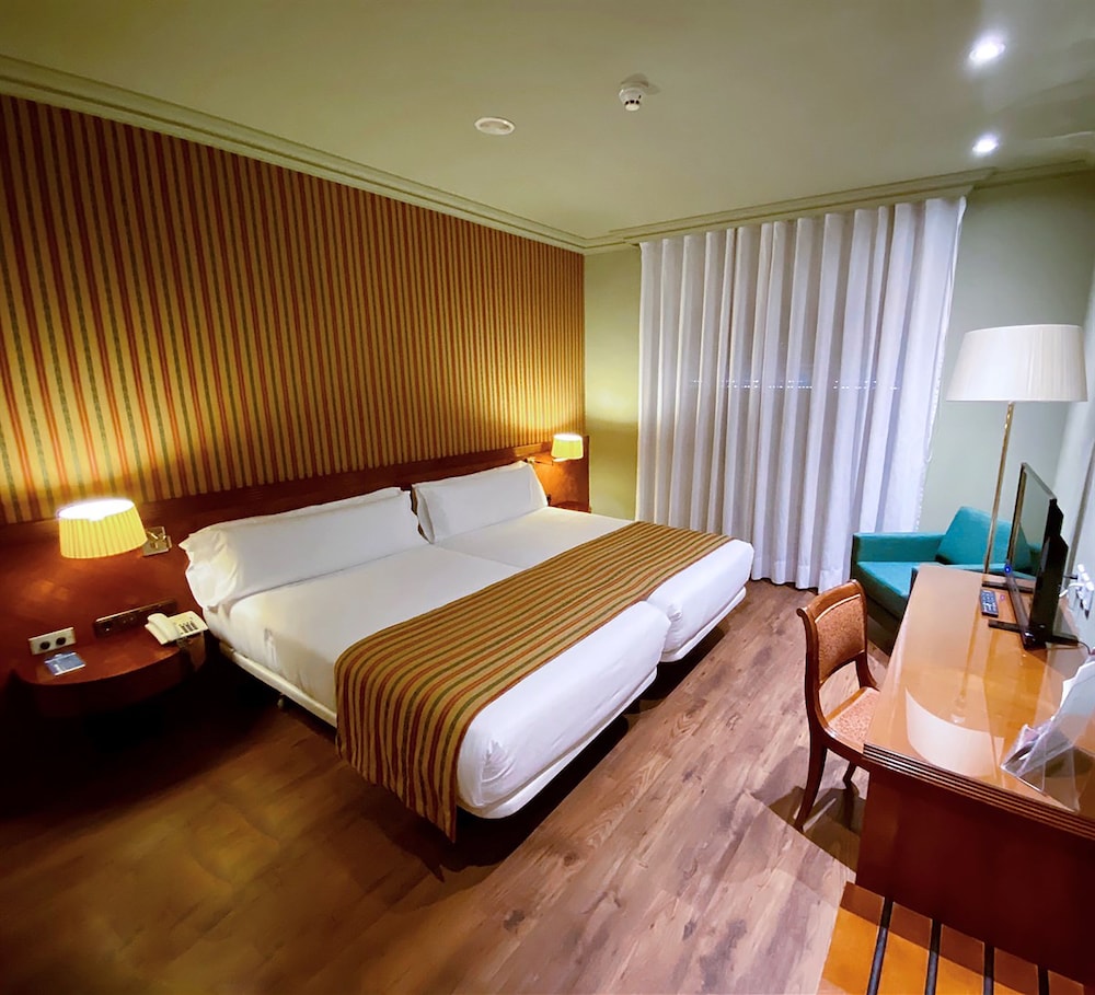 Superior Twin Room - Photo 1