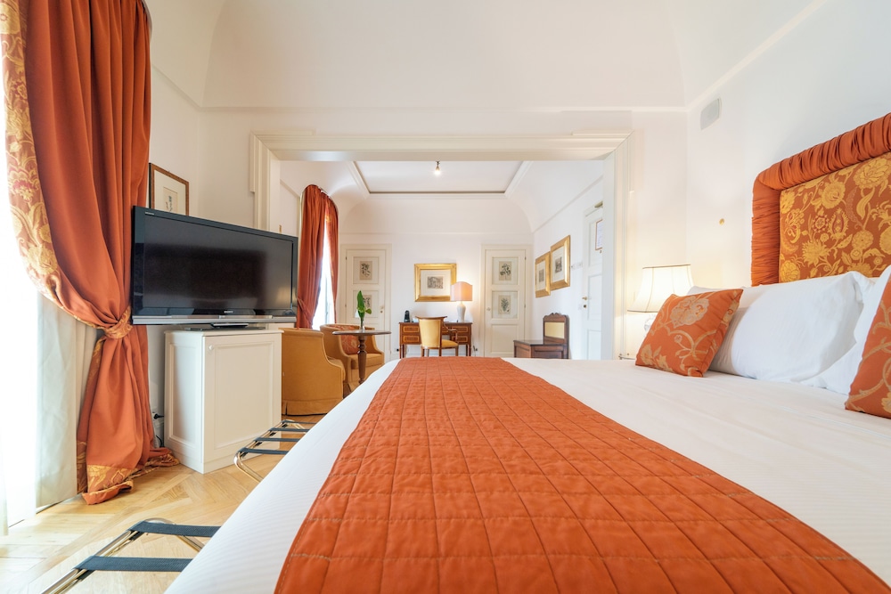 Luxury Suite, 2 Bathrooms, Park View - Photo 4