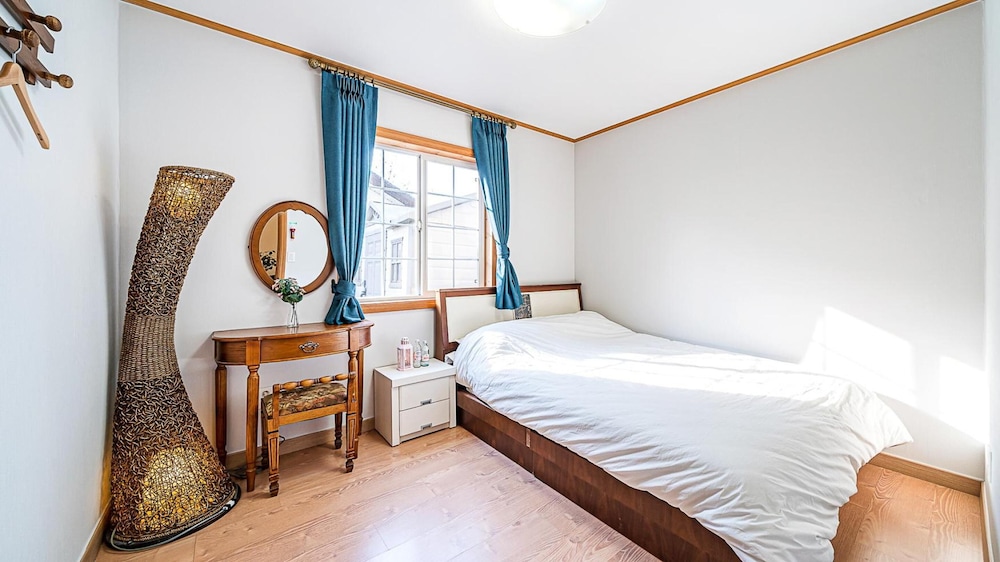 Basic Room, 1 Bedroom (Familyroom) - Photo 10