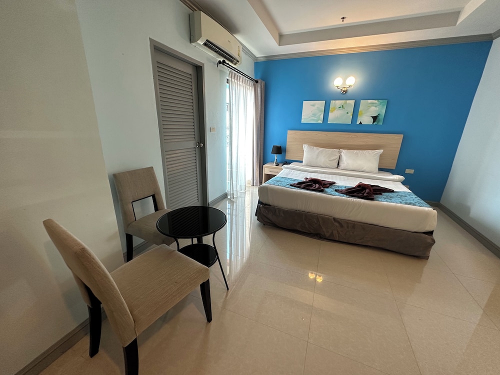 Deluxe Double Room - Photo 10