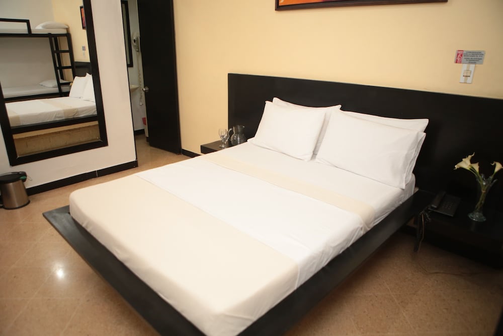 Basic Quadruple Room, 1 Bedroom photo 3