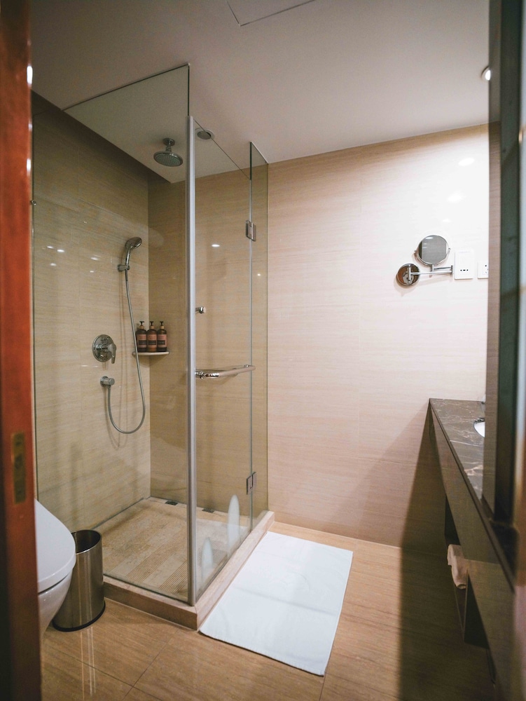 Executive Room, 1 King Bed, Non Smoking - Photo 4