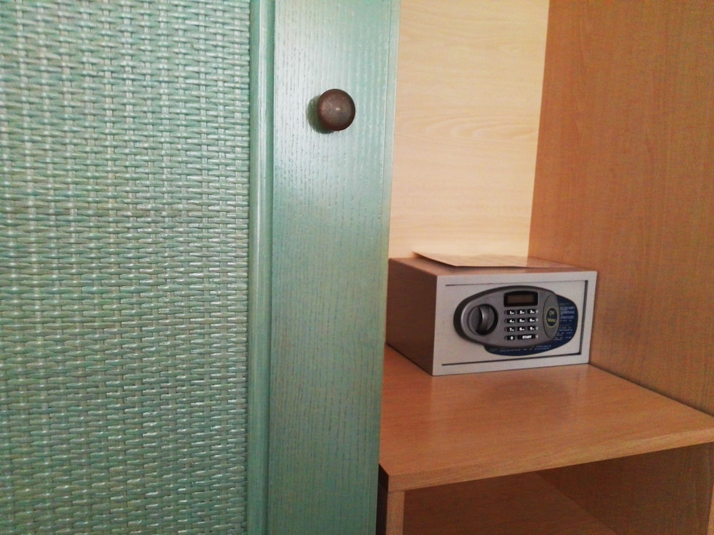 Family Quadruple Room photo 3