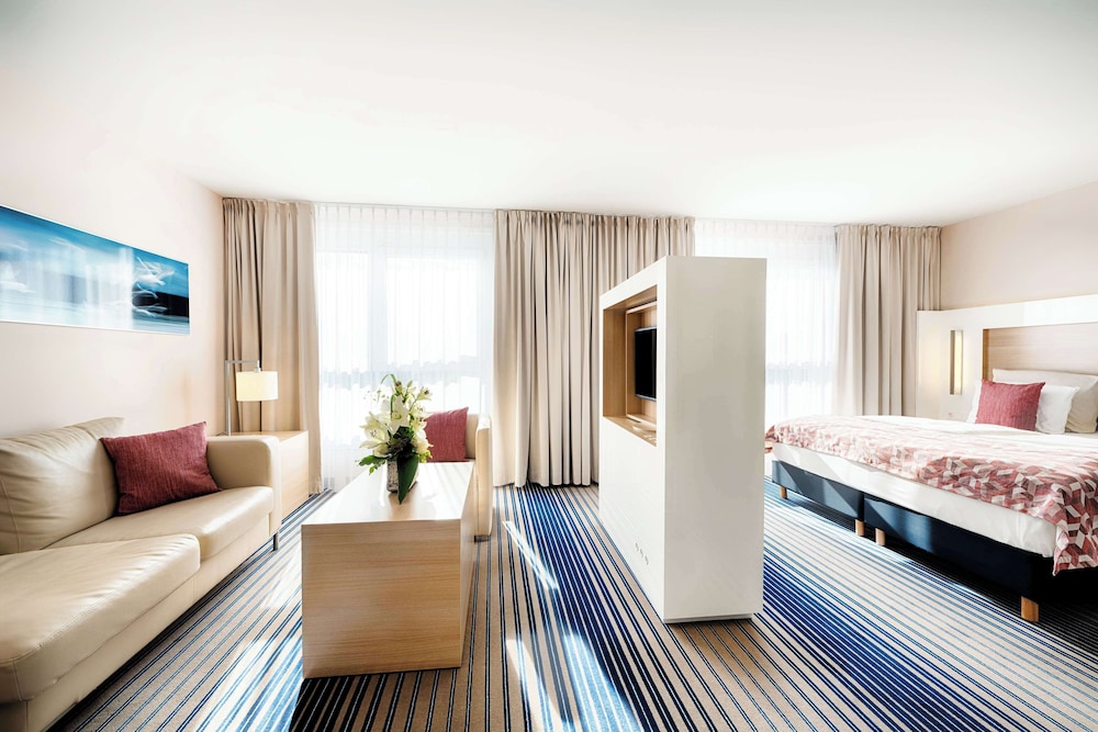 Junior Suite, 2 Twin Beds, Refrigerator