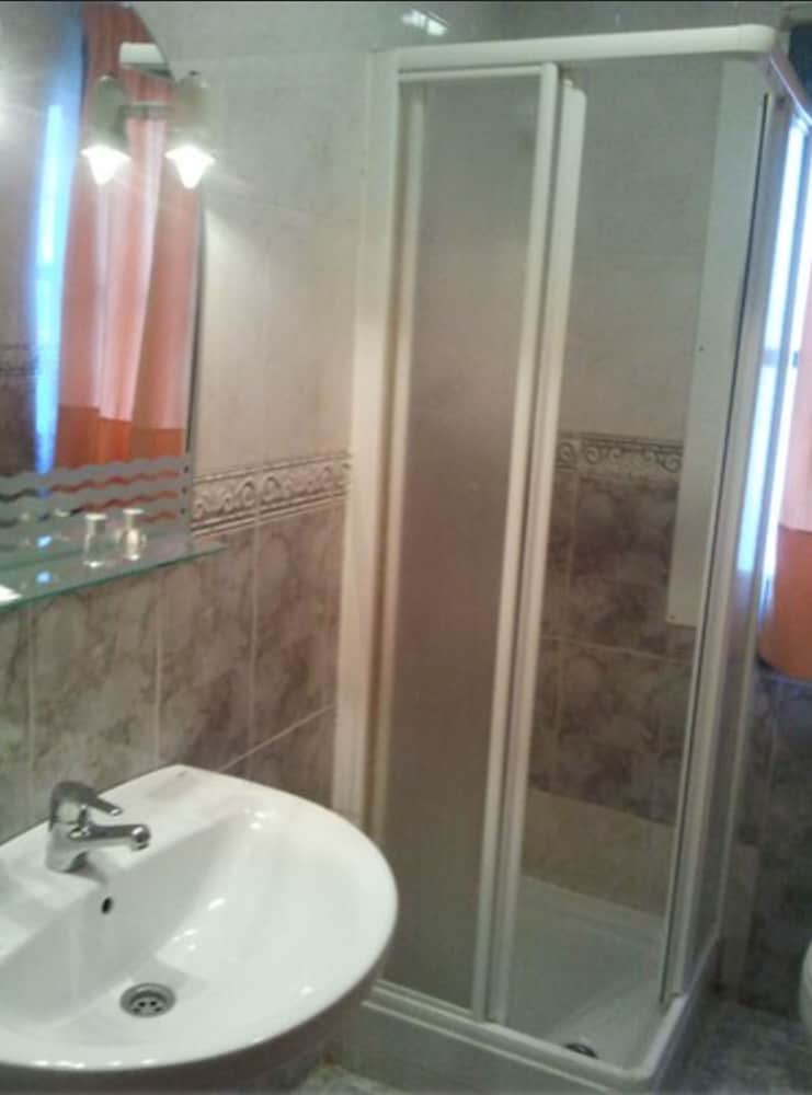 Triple Room - Photo 2