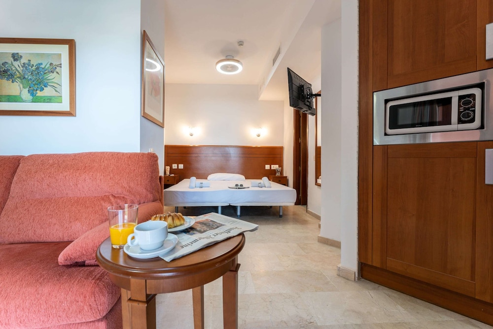 Deluxe Double Room, Bathtub photo 2