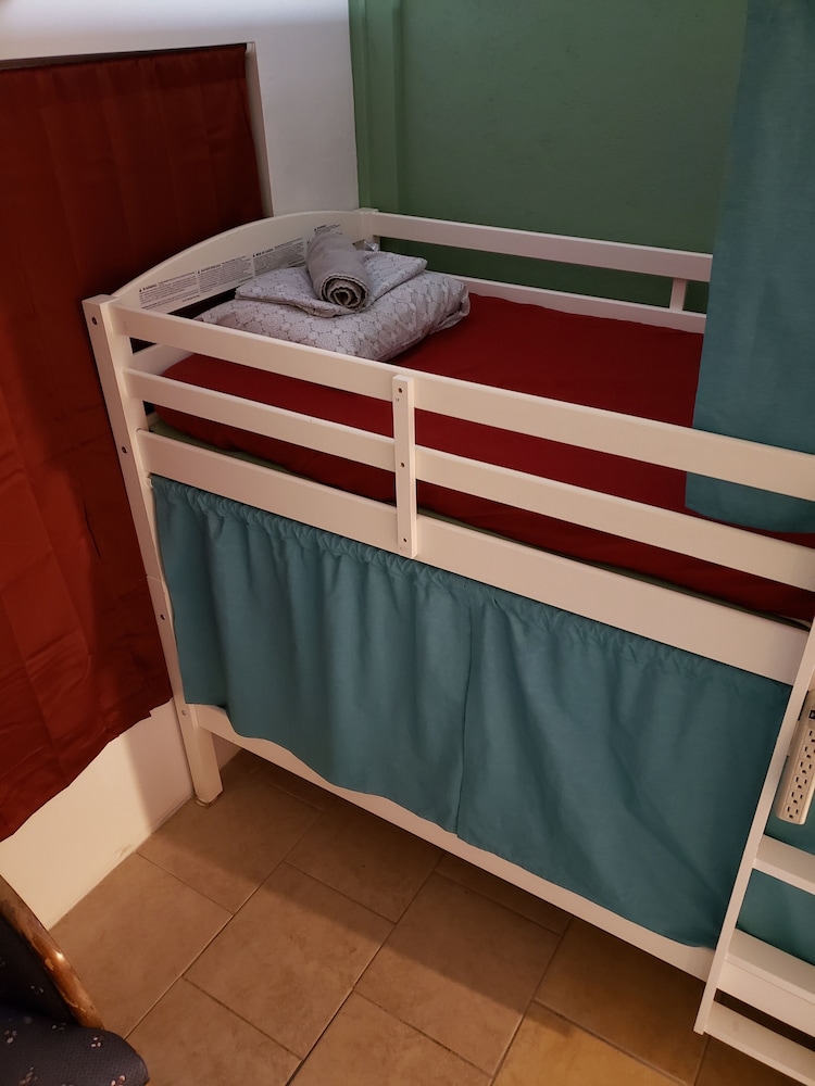 1 Twin Bed in a Mixed Shared Dormitory, Shared Bathroom photo 1