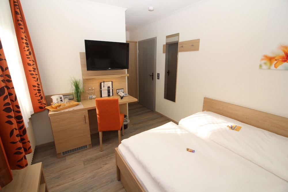 Standard Room photo 2
