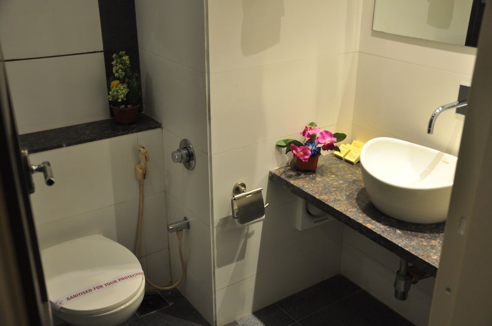 Deluxe Room - Photo 12