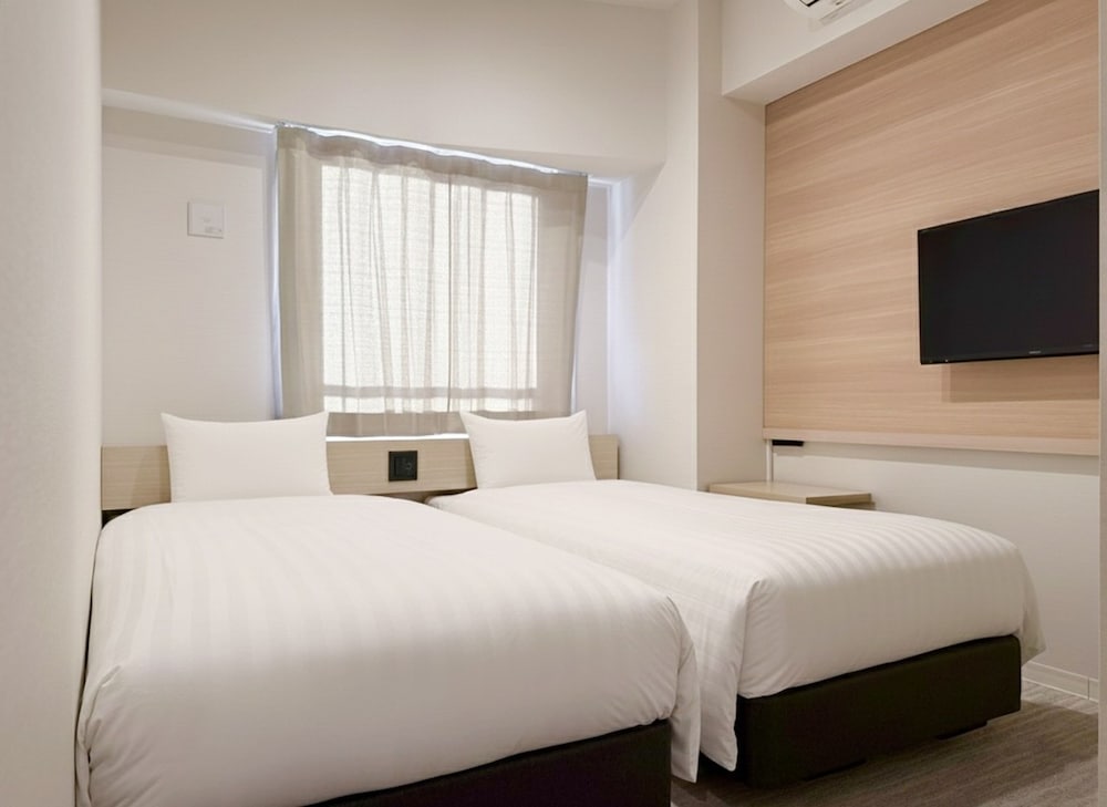 Basic Twin Room, Non Smoking photo 3