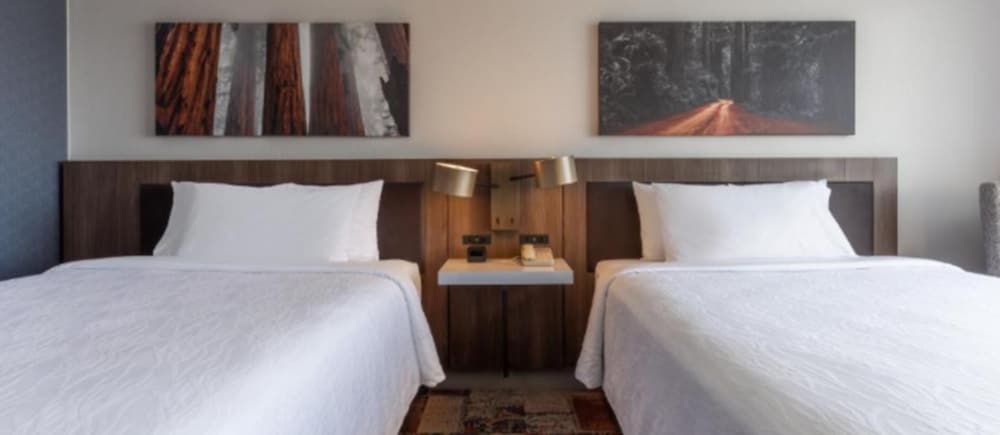 Room, 2 Queen Beds, Bay View (High Floor) - Photo 3