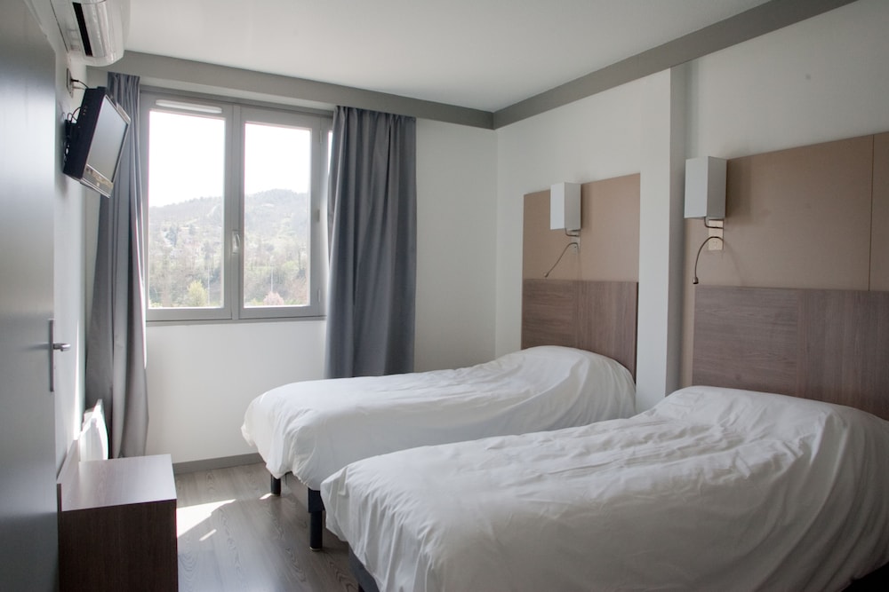 Twin Room, River View
