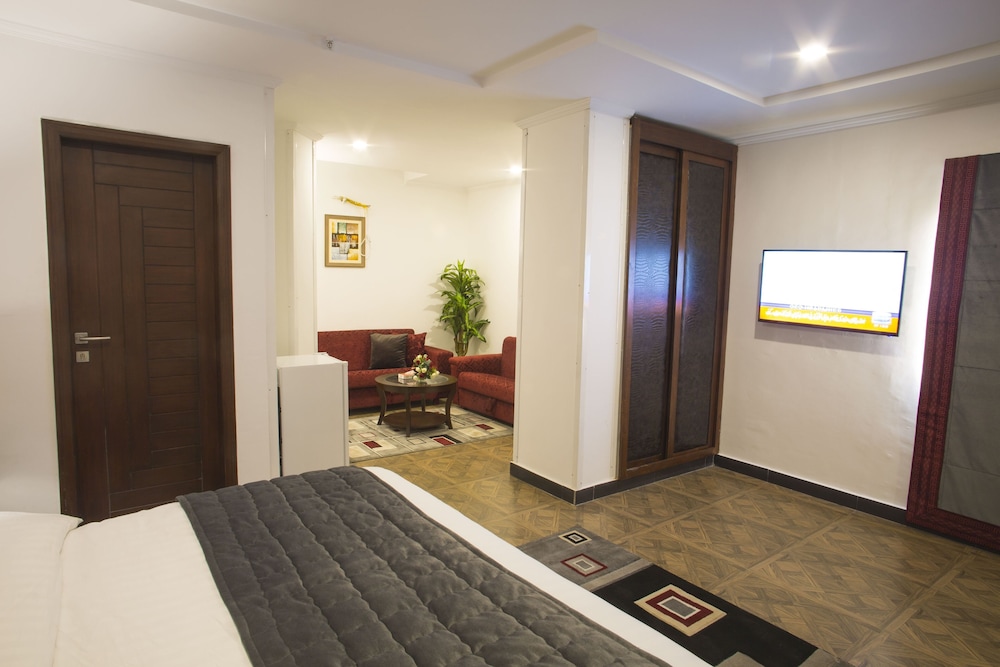 Executive Suite photo 3